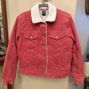 GAP Women Pink Peach Corduroy Trucker Jacket with White Sherpa Lining Size Small